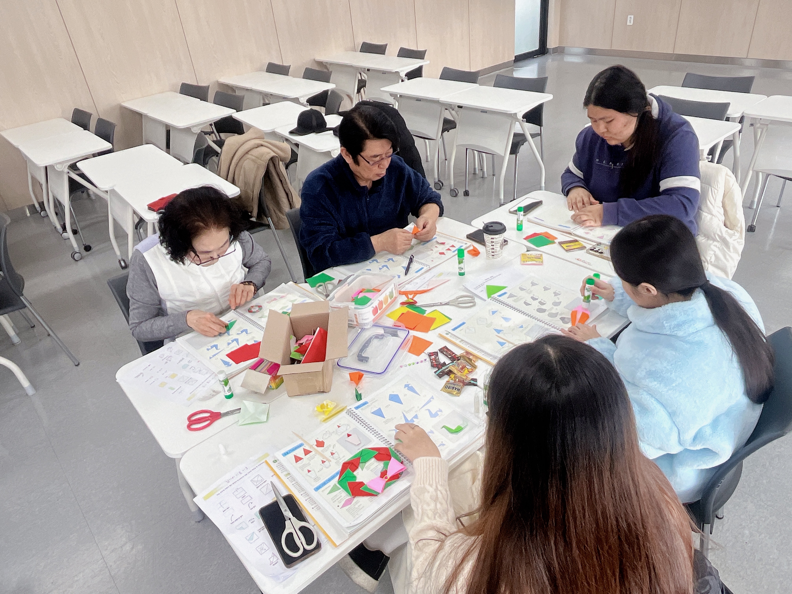 251219 종이접기지도사 주간반 5.jpg