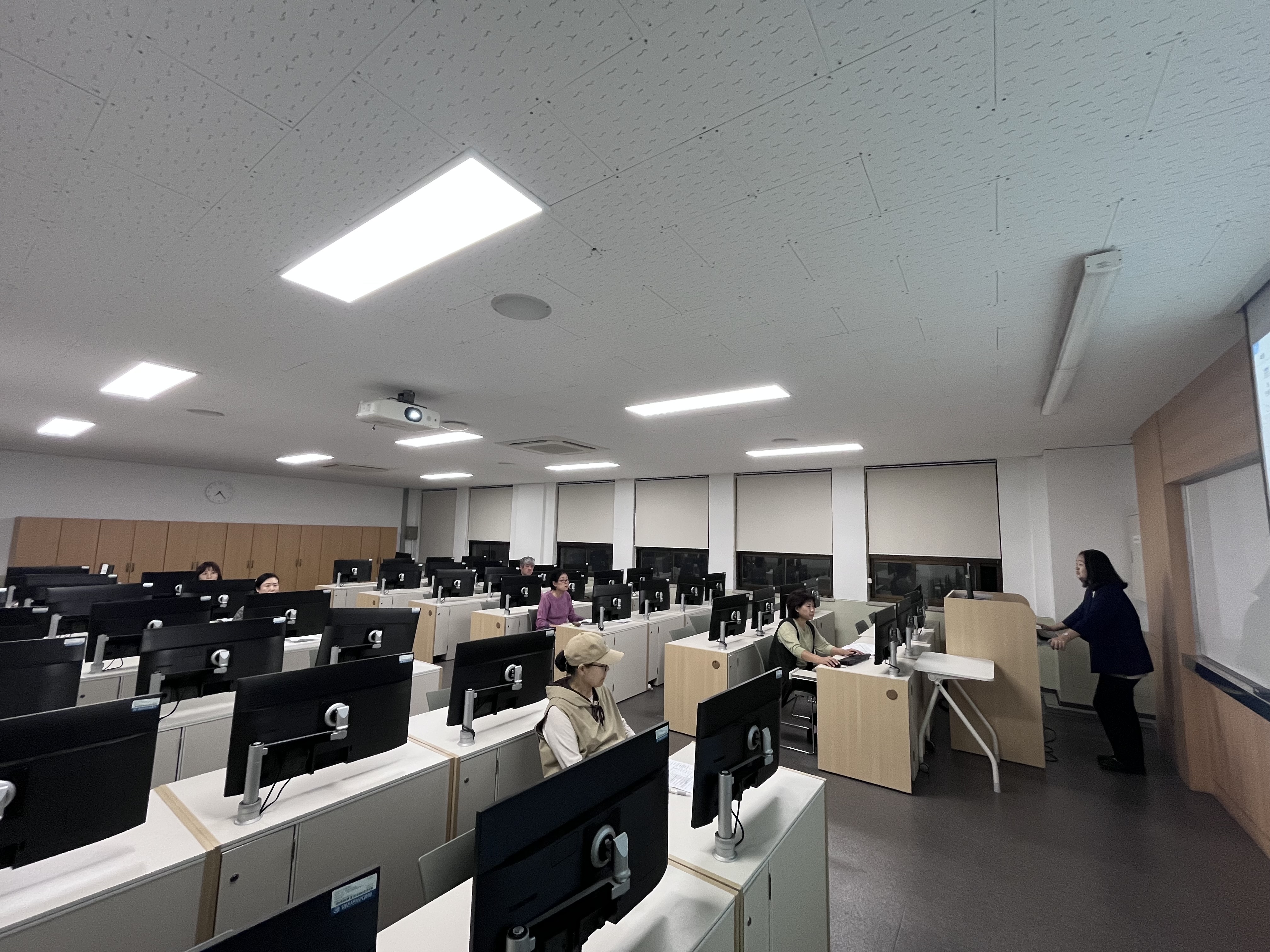 251002 컴퓨터 기초과정 사진  6.jpg