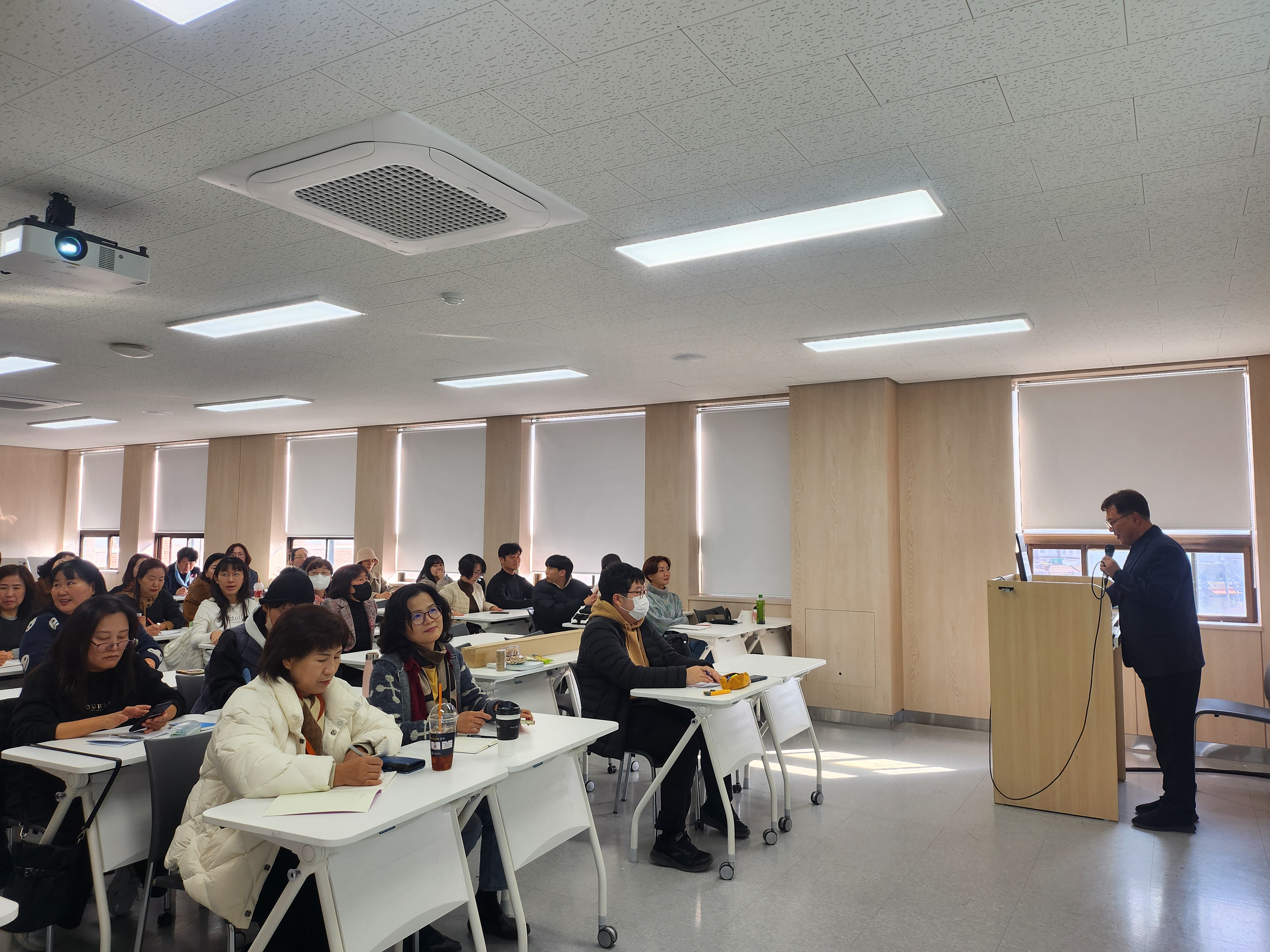 251120 사회복지과 시니어클럽 특강 (1교시) 6.jpg