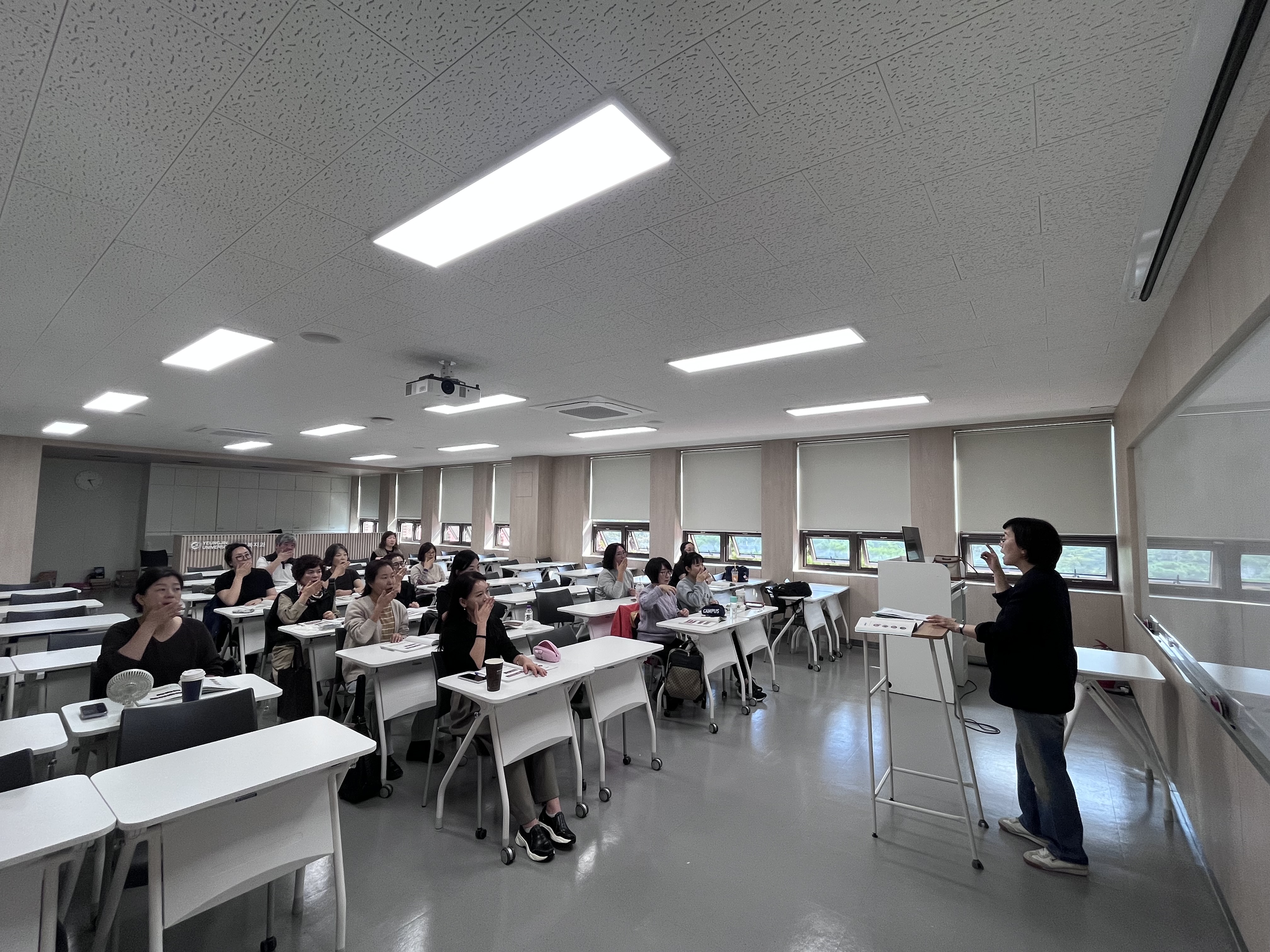 251023 수어 기초과정 주간반 4.jpg