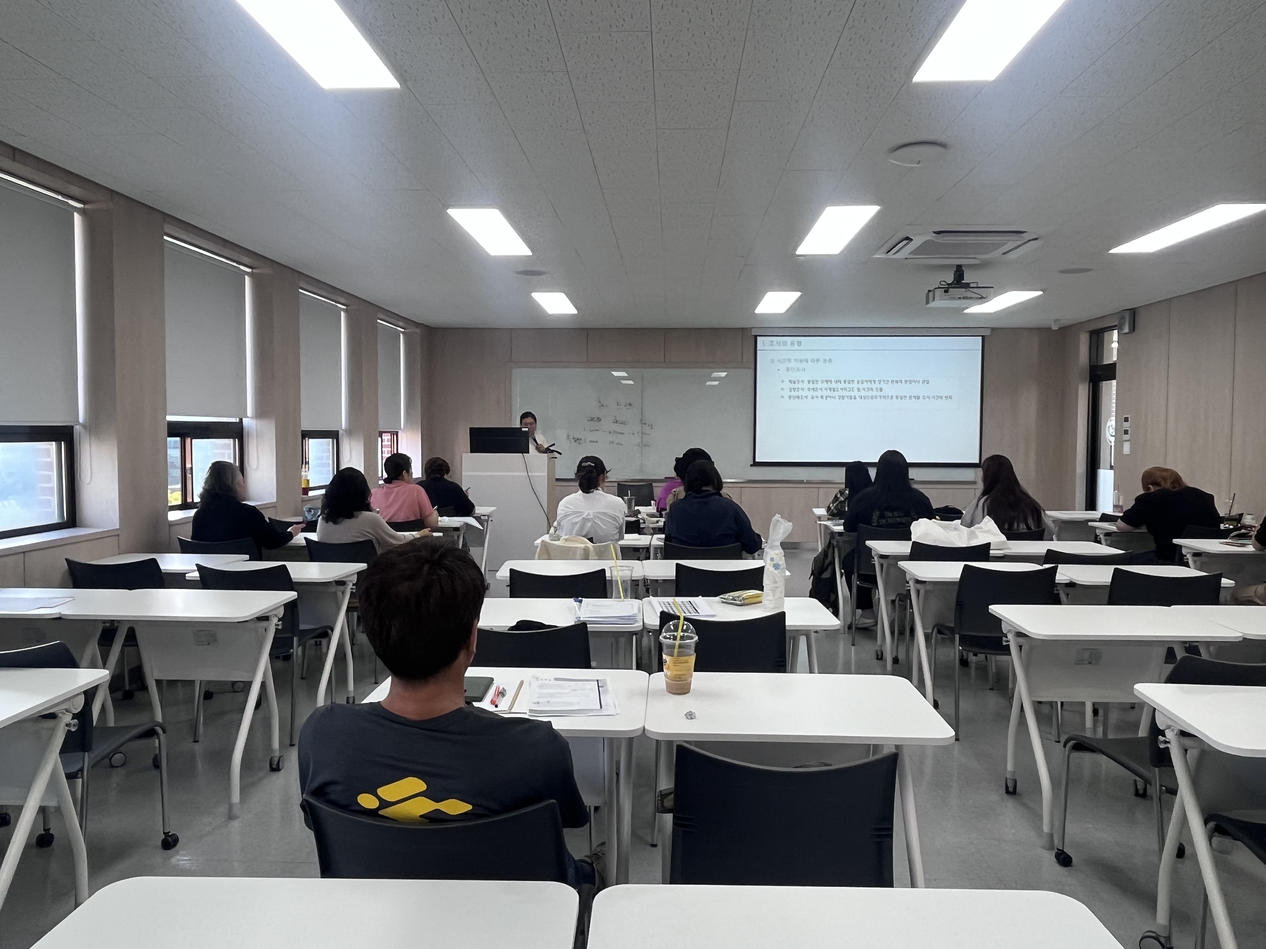 250920 1급 국가고시 대비반 사진 8.jpg